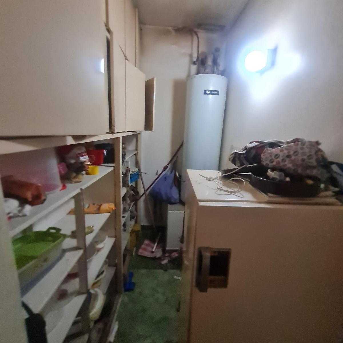 Foto de Casa 4 ambientes con garage, jardin al frente, 2 patios y terraza con, imagen 4