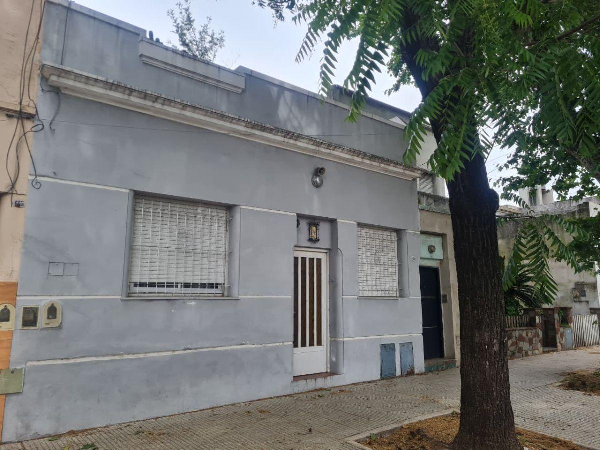 TIPO CASA AL FRENTE 3 AMBIENTES CON PATIO Y TERRAZA ENTRADA INDEPENDIENTE