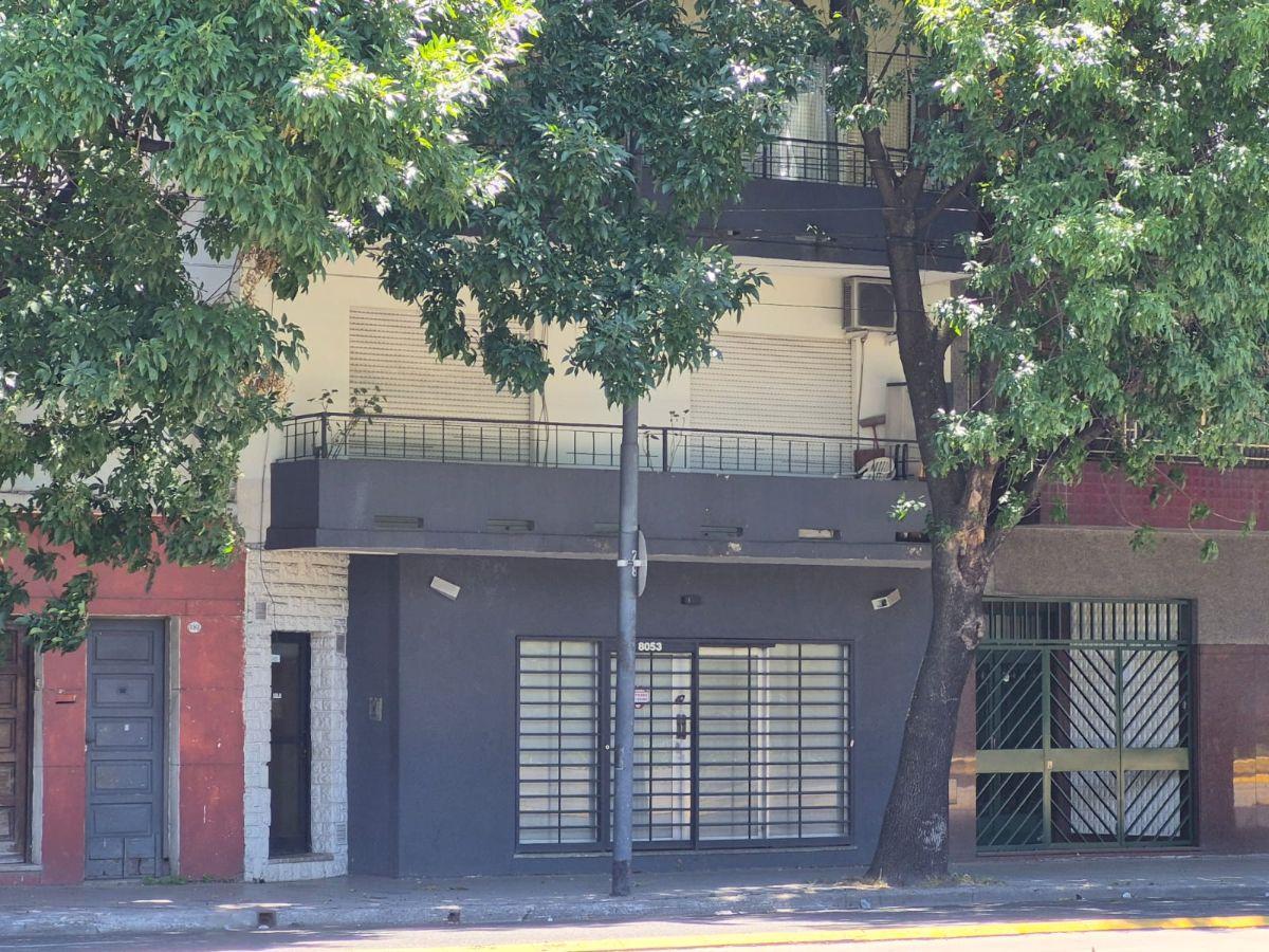 Departamento 3 ambientes frente con balcon bajas expensas