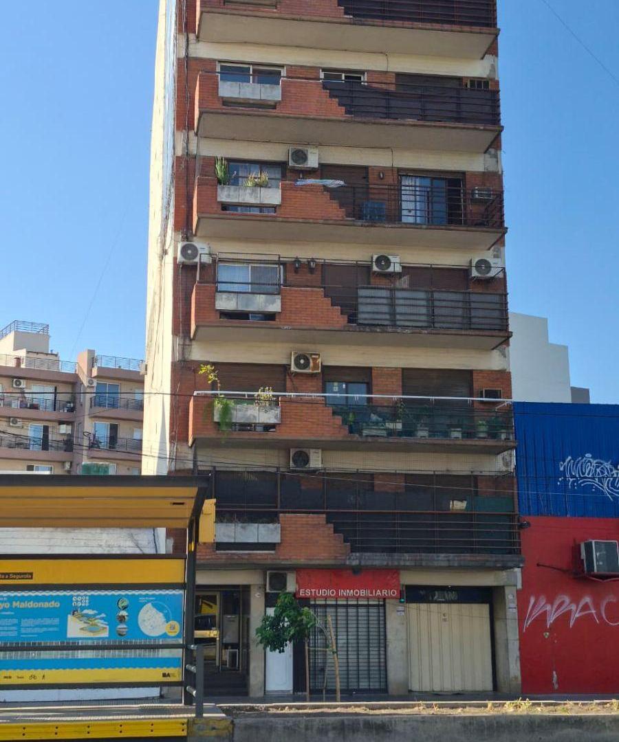 Departamento 4 ambientes cfte con balcon, toilette y cochera acepta permuta de prop en CABA y Costa