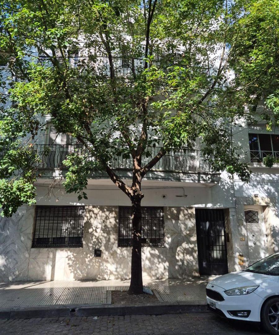 Tipo casa 3 ambientes con 2 patios, apto credito