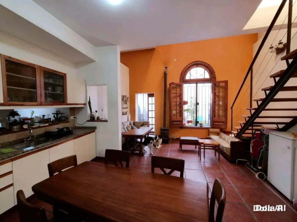Casa 4 ambientes con playroom, patio, parrilla, balcon y cochera 3