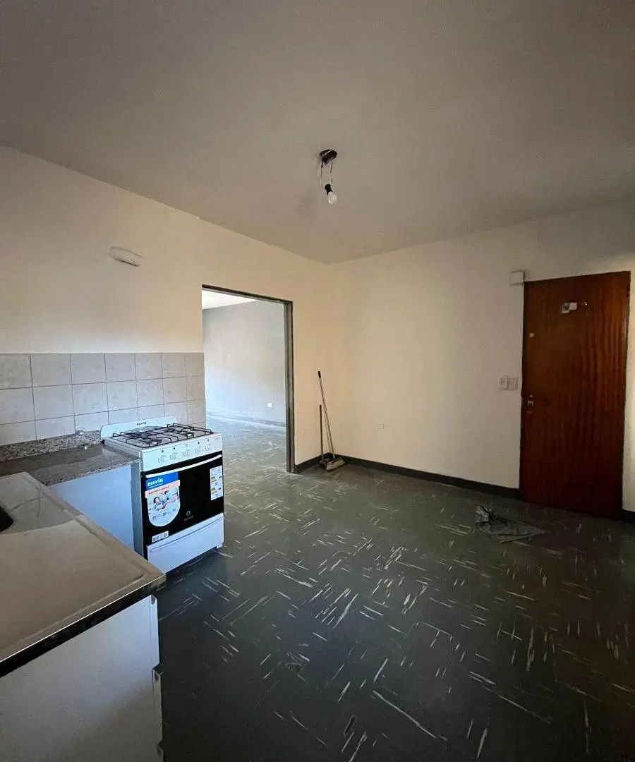 Departamento 4 ambientes frente con balcon corrido sin exxpensas 2