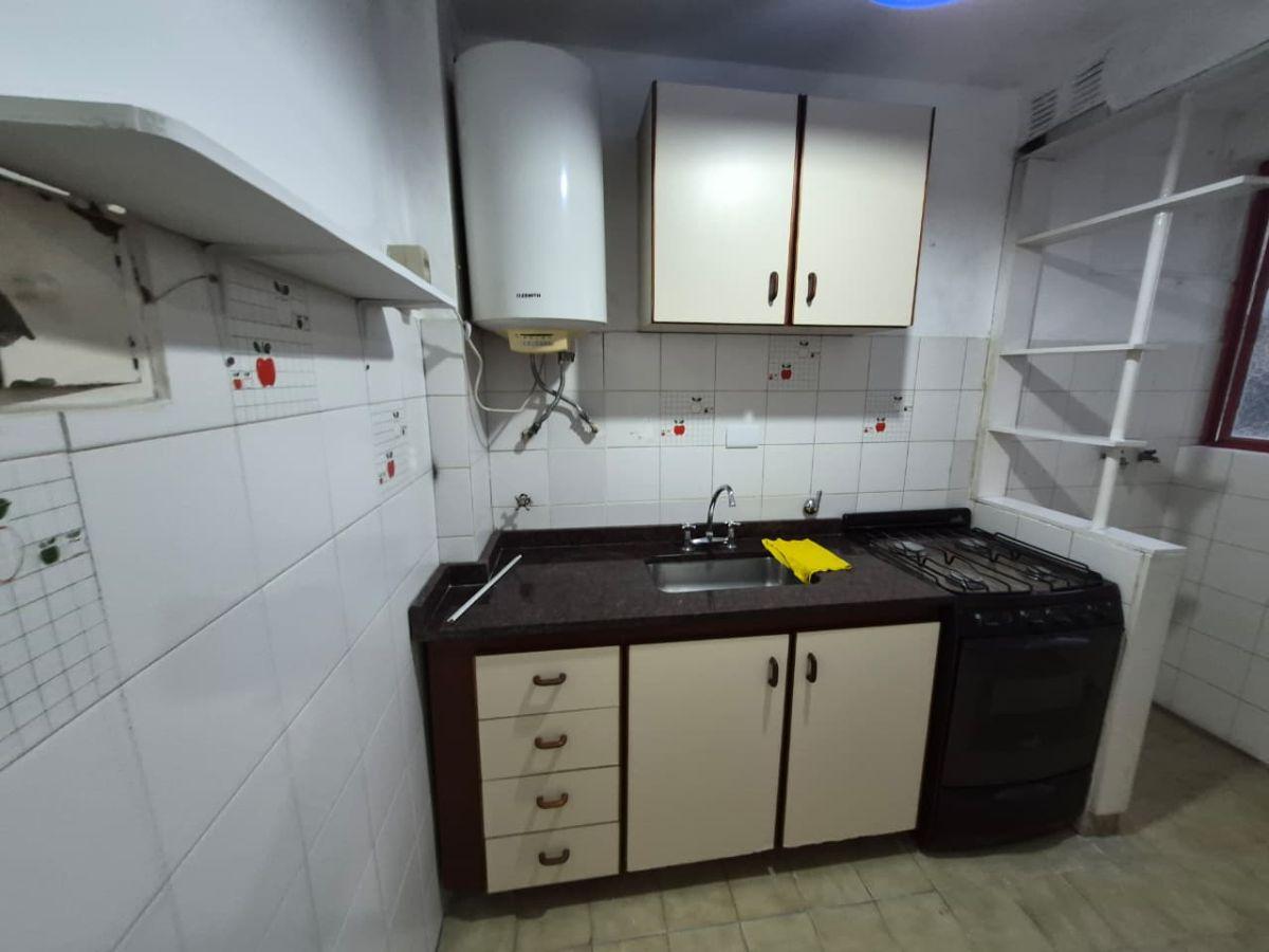 Foto de Departamento 2 ambientes impecable excelente ubicacion en centro, imagen 3