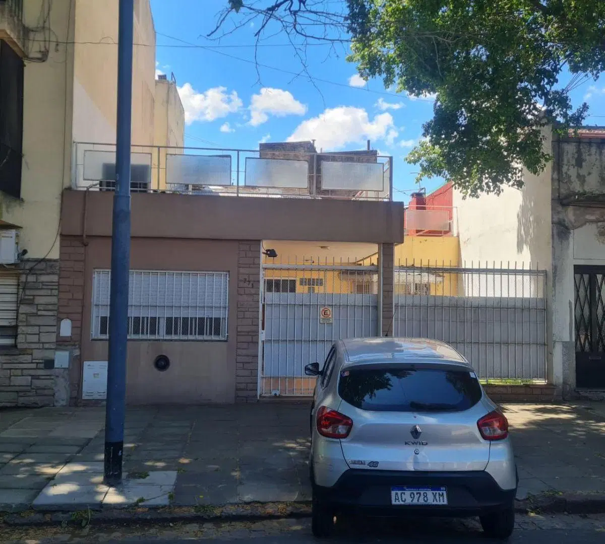 Casa 3 ambientes mas escritorio, garage, patio y terraza 8