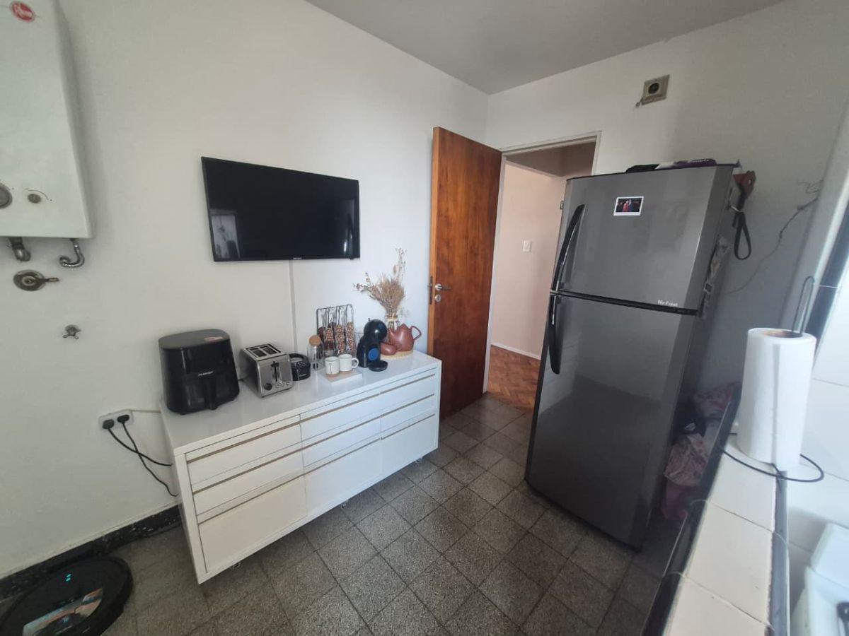 Foto de DEPARTAMENTO 3 AMBIENTES CONTRAFRENTE RECICLADO CON BALCON Y LAVADERO, imagen 5
