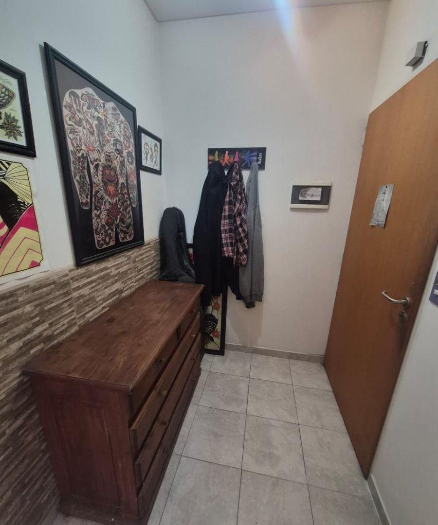 Foto de Monoambiente contrafrente con balcon excelente estado vista abierta, imagen 3