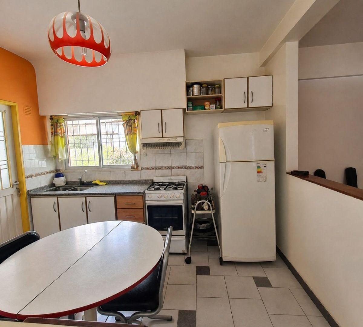 Foto de Departamento tipo casa 3 ambientes con terraza y parrilla 2do piso x, imagen 3