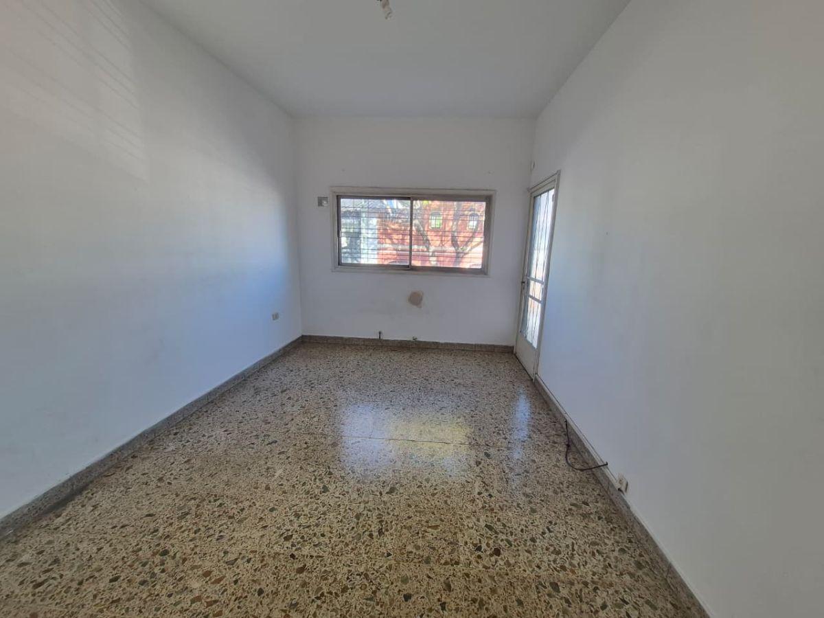 Foto de Departamento 2 ambientes y medio al frente con balcon 1er piso escalera, imagen 1