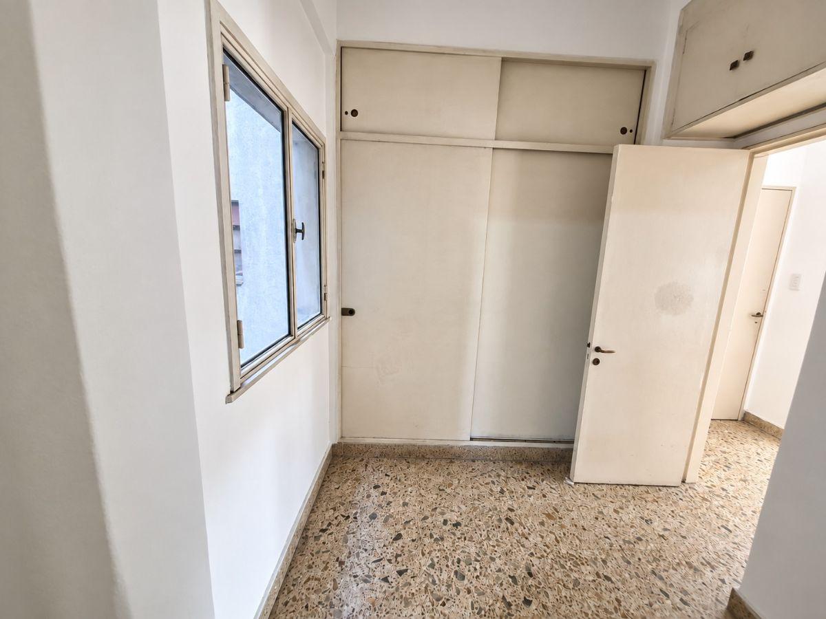 Foto de Departamento 2 ambientes y medio al frente con balcon 1er piso escalera, imagen 4