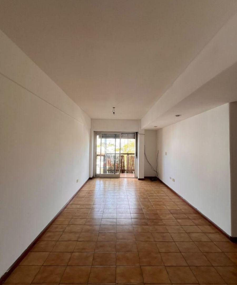 Foto de Departamento 4 ambientes frente con balcon, cochera y baulera, imagen 2