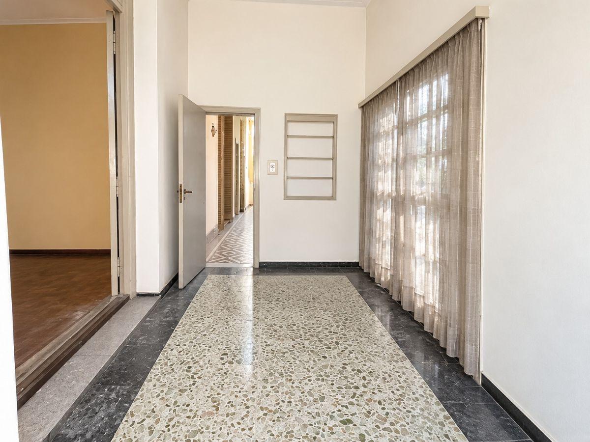 Foto de Casa 4 ambientes con cochera, patio, jardin de frente, terraza con, imagen 5