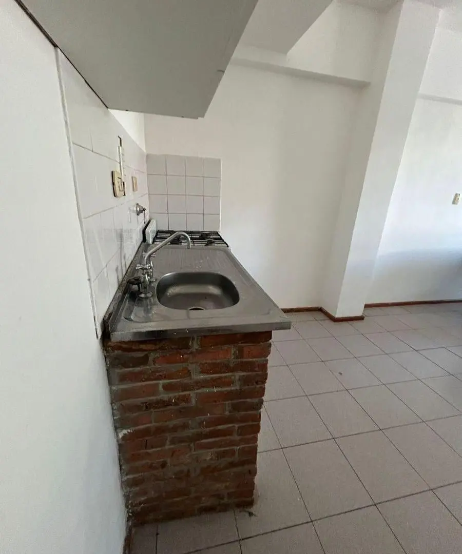 Barrio hospitales a mts de Segui! 5