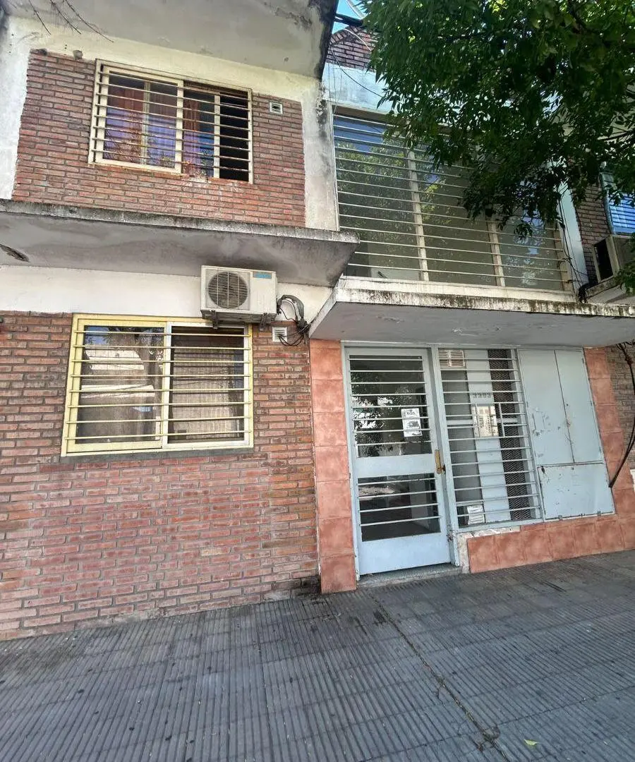 Barrio hospitales a mts de Segui! 1