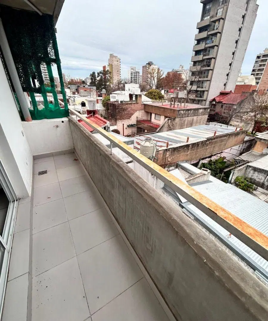 Echesortu a metros de la UCA! 3