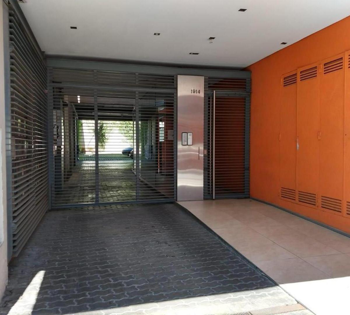 San Martín Centro. Depto. Monoambiente Impecable C/balcón 4