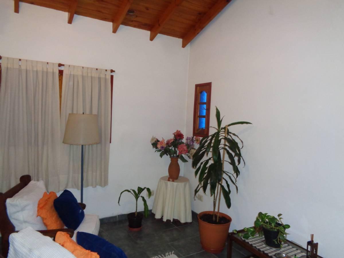 San Martín. Casa en Lote Propio de 7 Ambientes. Dos Plantas con Cochera Cubierta 4