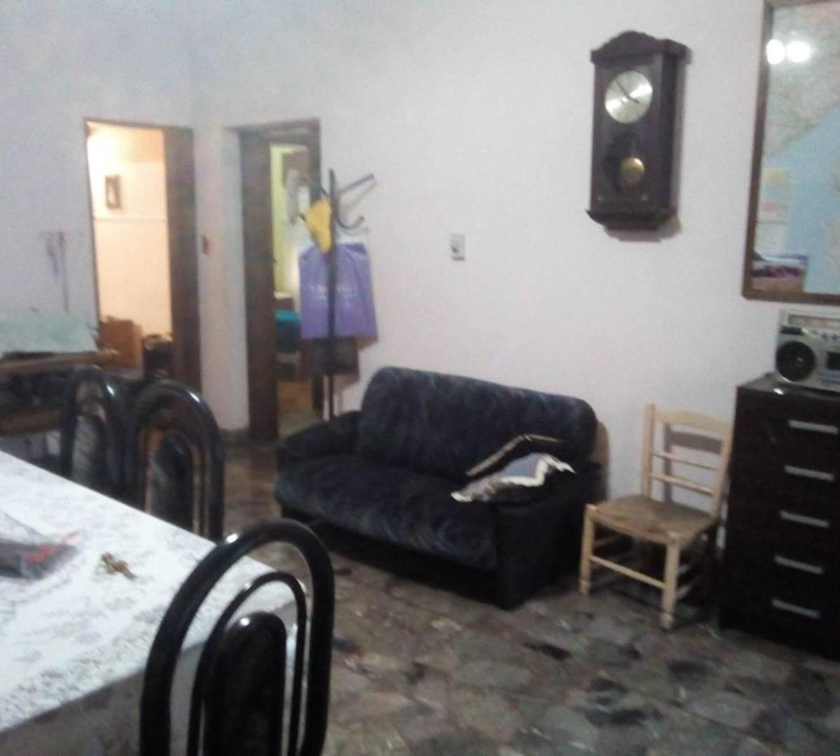 Villa Ballester. P.H. al frente de 3 ambientes c/patio y gar