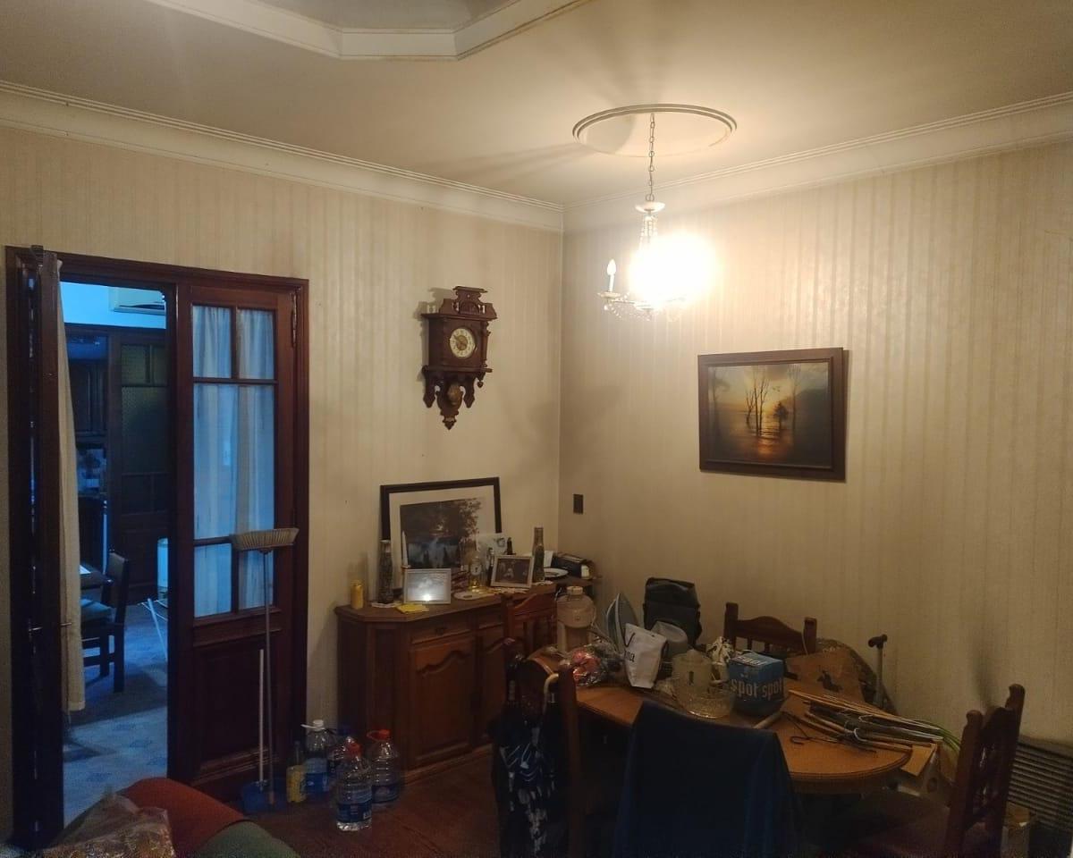 San Martín Centro. Casa en Lote de 8,66 X 43,30 Sobre Av 25 de Mayo Al 1800 1