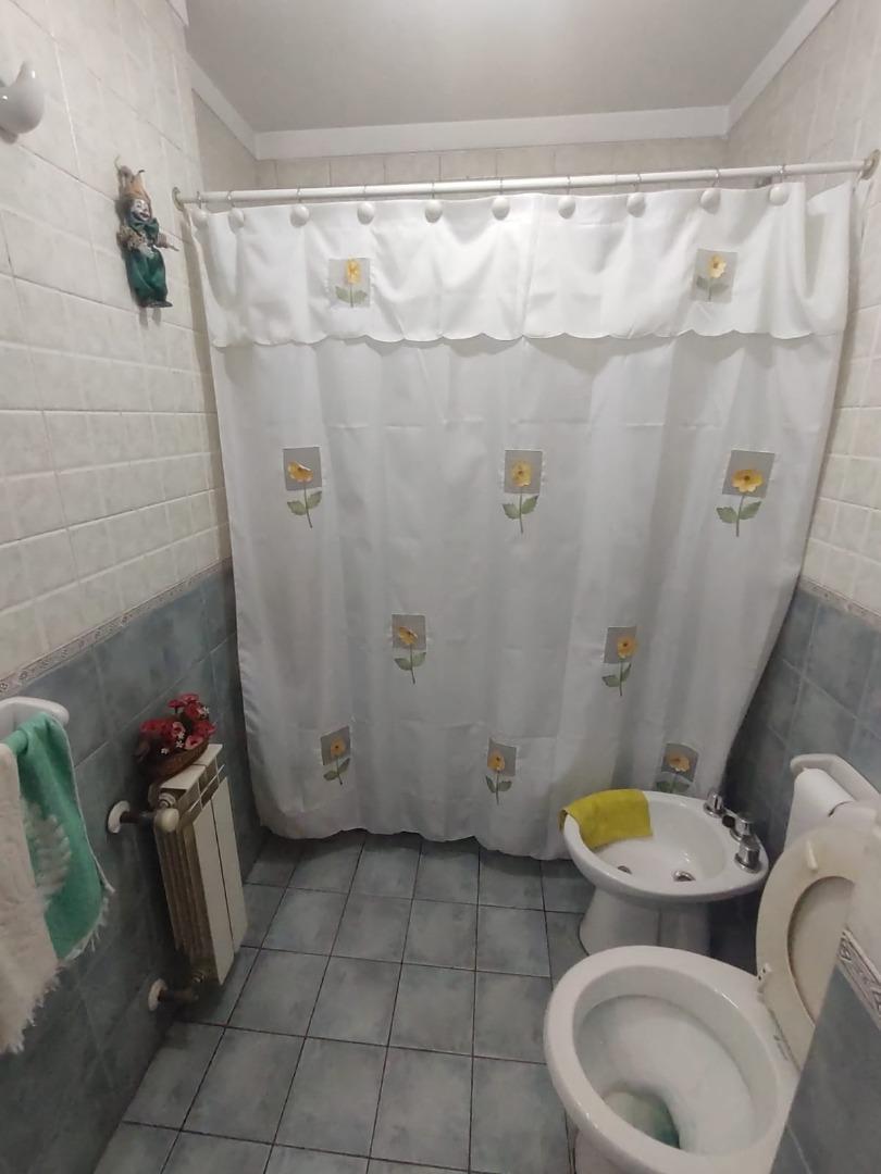 San Martín Centro. Depto. 2 Amb. C/balcón y Cochera 2