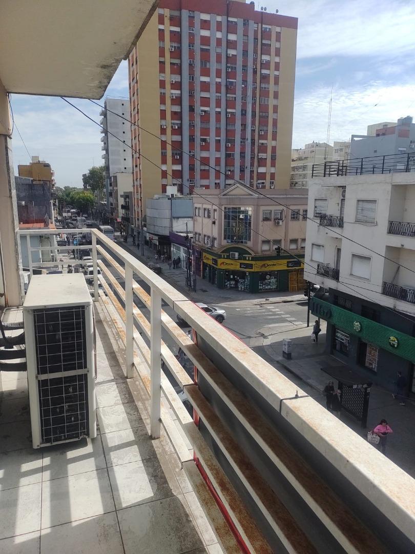 San Martín Centro. Depto./oficina 3 Ambientes C/balcón 2
