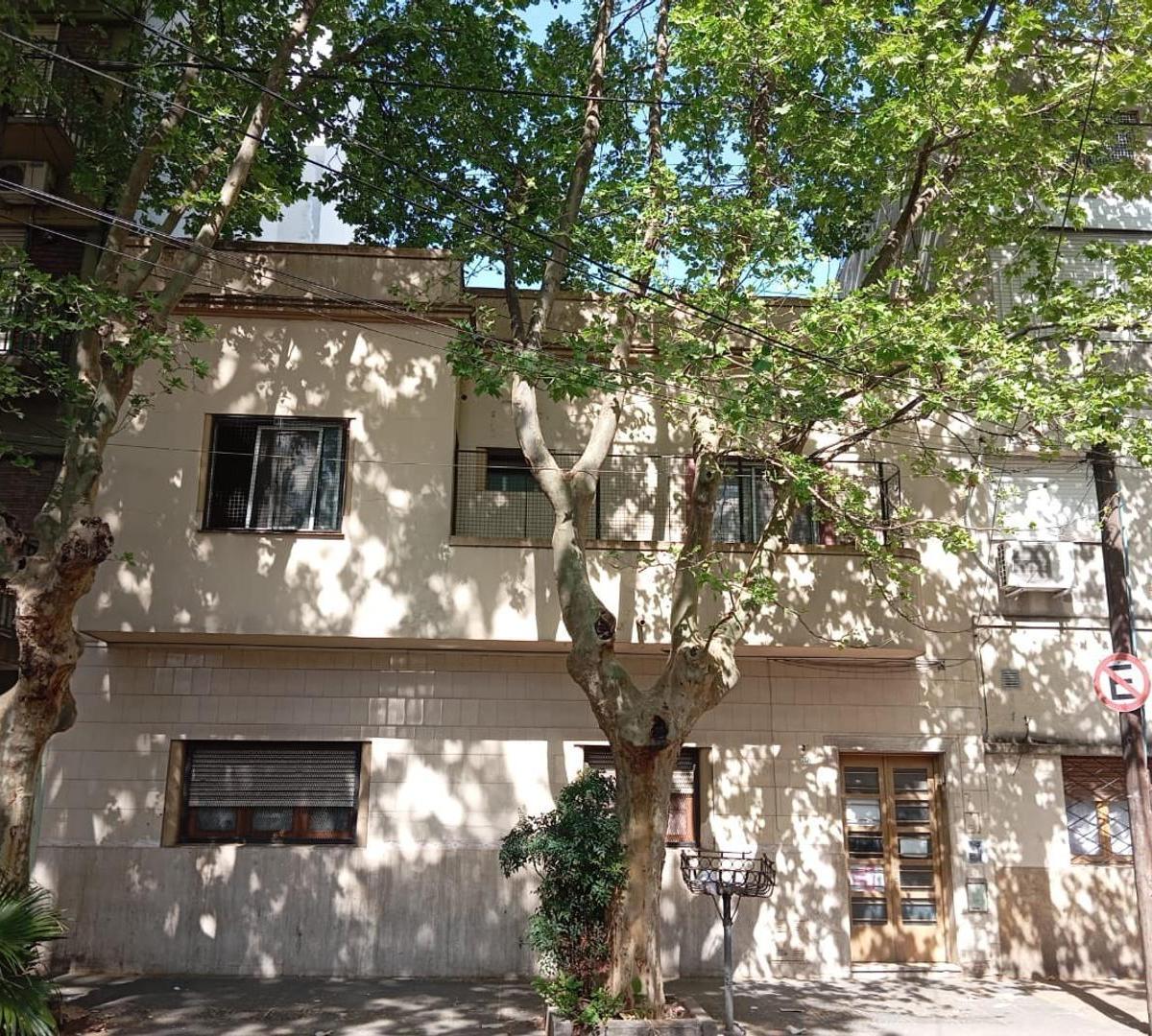 Amplio Depto. 4 Amb. C/terraza. 95 m² Cub. y 177 Totales 1