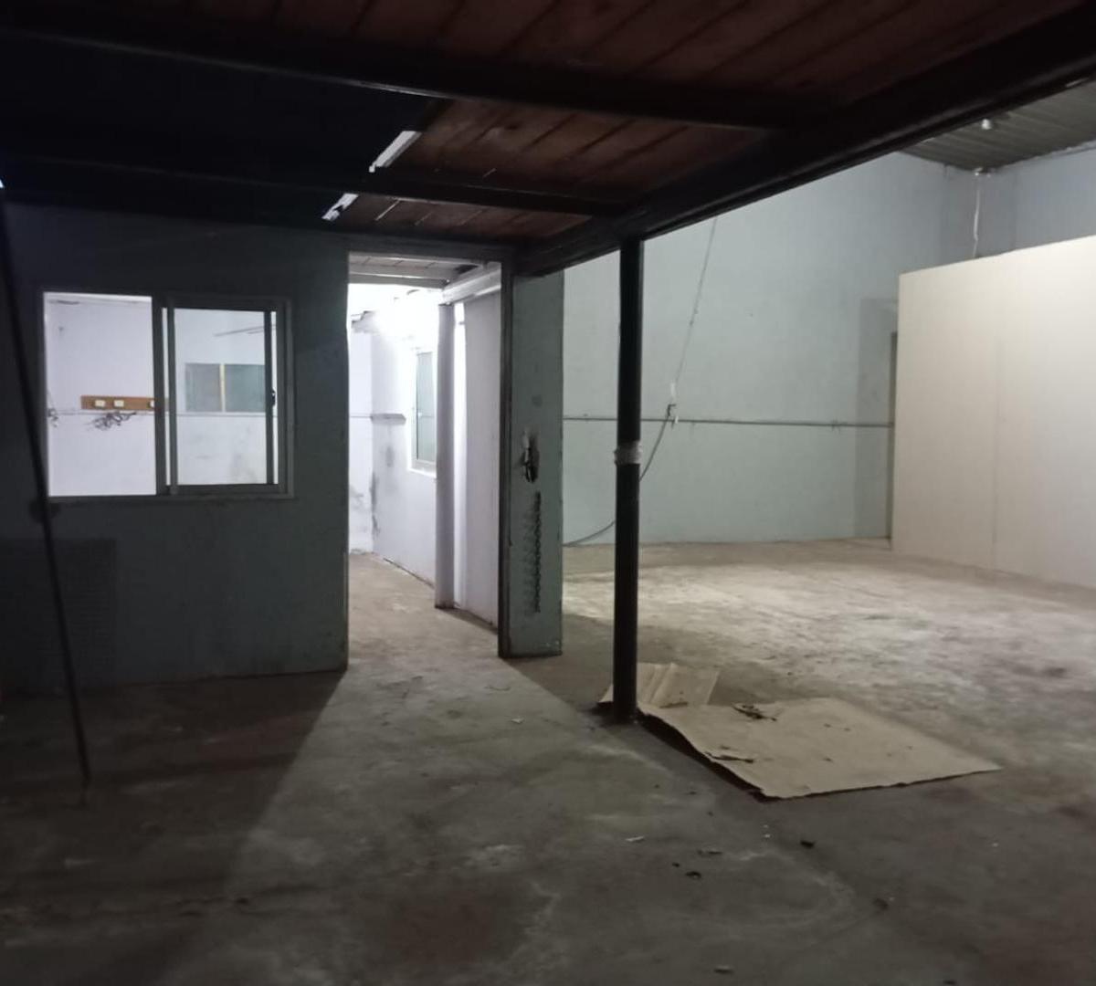 Galpón Al Cotrafrente de 119 M.2 con Entrada Para Vehículo 5