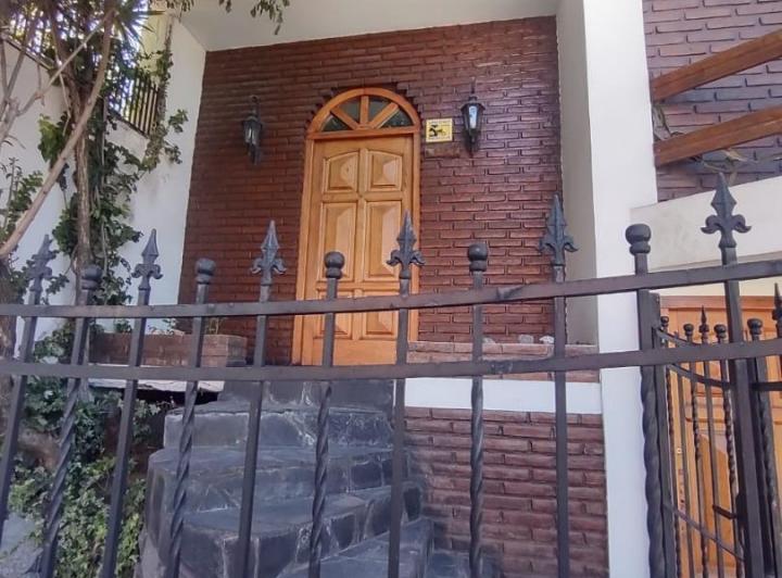 San Andrés. Hermoso Triplex 4 ambientes c/cochera y jardín 2