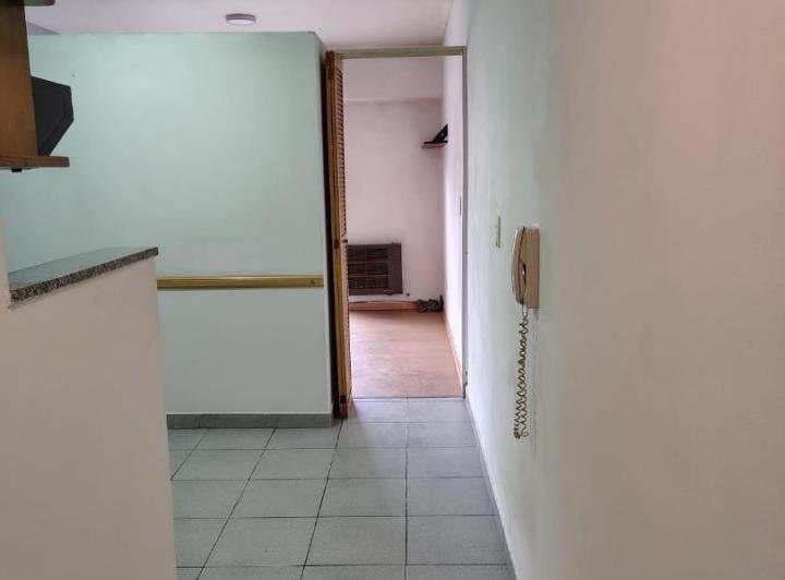 San Martín Centro. Depto. 2 amb. con balcón 2