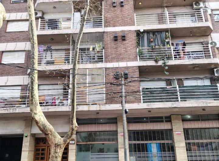 San Martín Centro. Depto. 2 amb. con balcón 1
