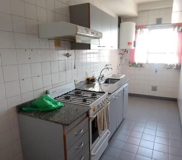 San Martín Centro. Depto. 2 Amb. con Balcón y cochera 3