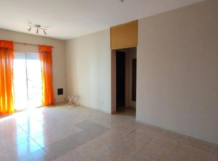 San Martín Centro. Depto. 2 Amb. con Balcón y cochera 1
