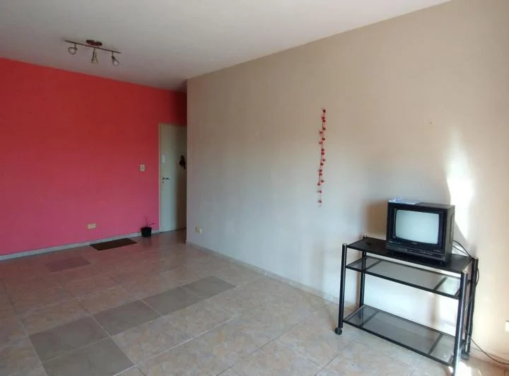 San Martín Centro. Depto. 2 Amb. con Balcón y cochera 2