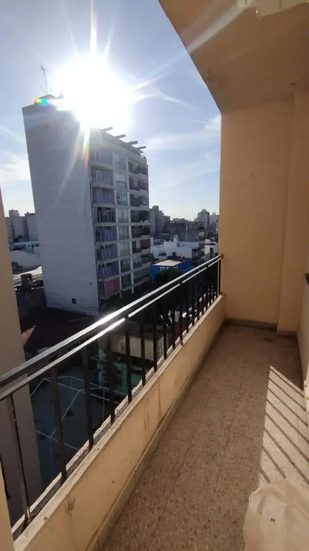 Departamento 2 amb. con balcón en San Martín Centro 3