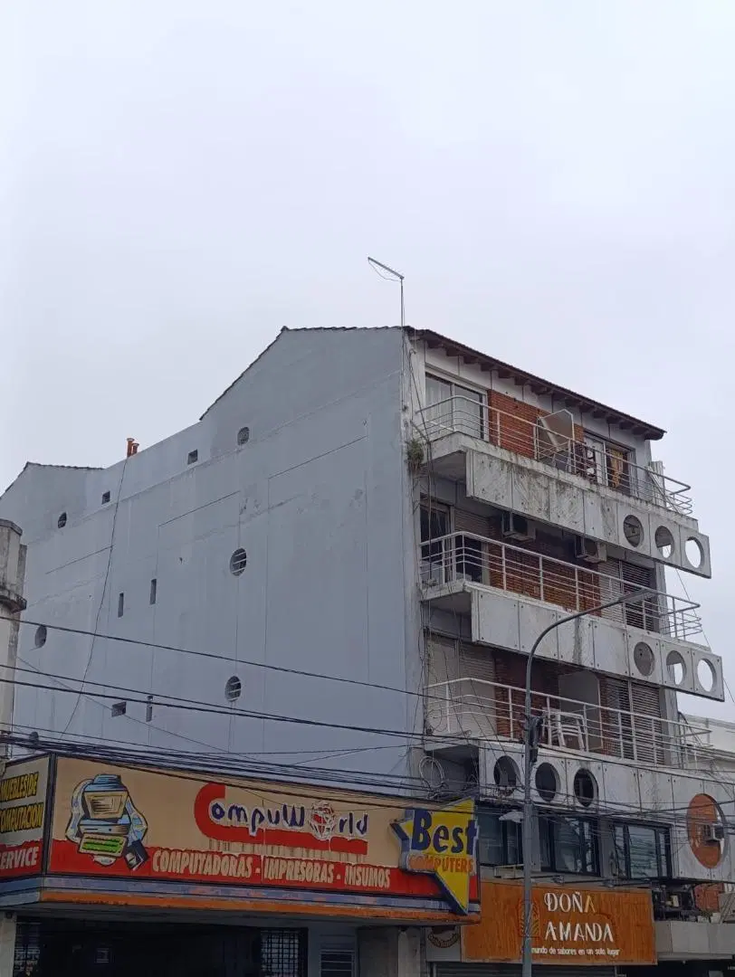 Caseros centro. Departamento monoambiente con balcón 4