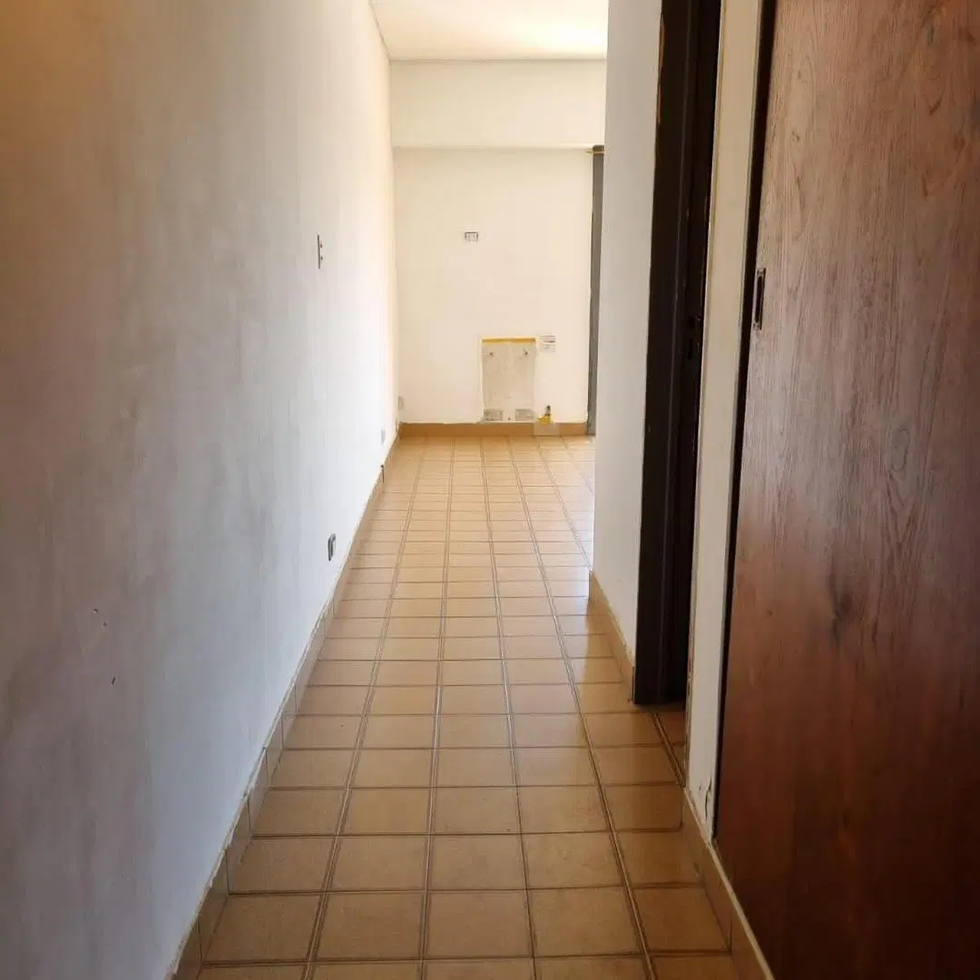Caseros centro. Departamento monoambiente con balcón 3