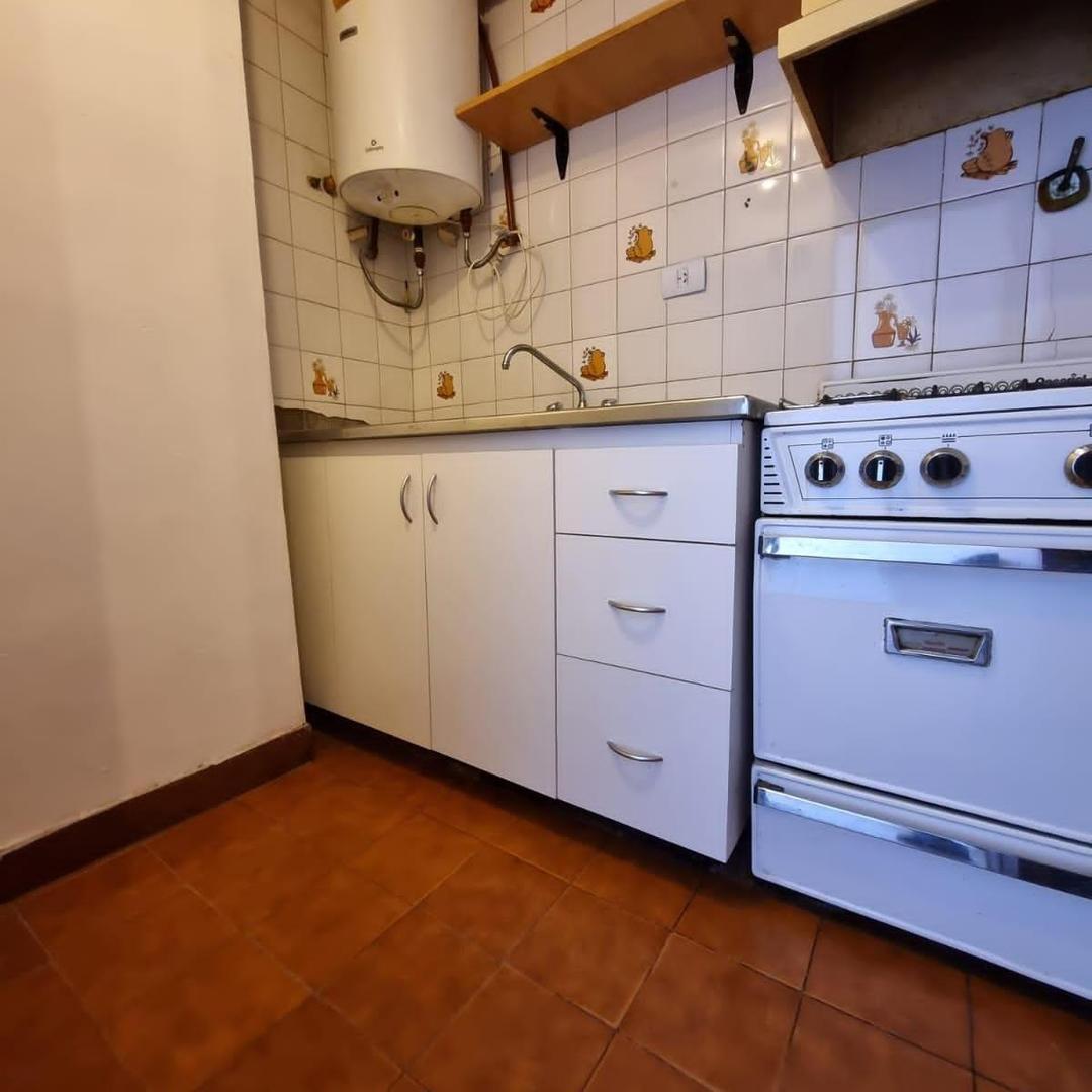 Foto de Caseros centro. Departamento monoambiente con balcón, imagen 3