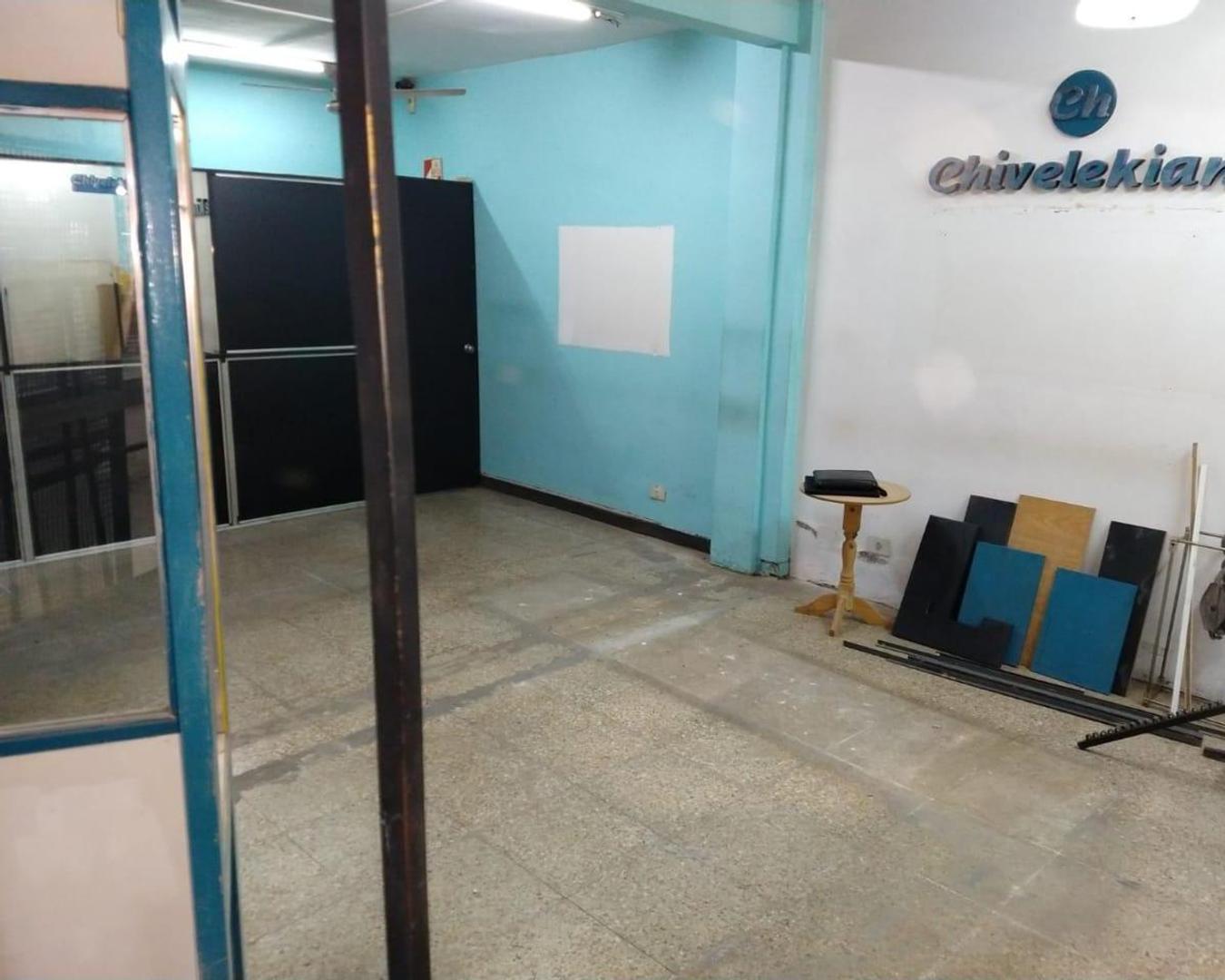 Foto de Villa Ballester Centro. Local comercial en galeria s/Alvear., imagen 3