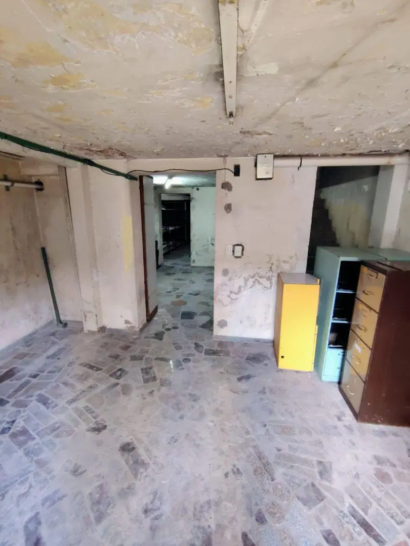 Monserrat Venta local u oficina en subsuelo con baño, 108 metros.. 8