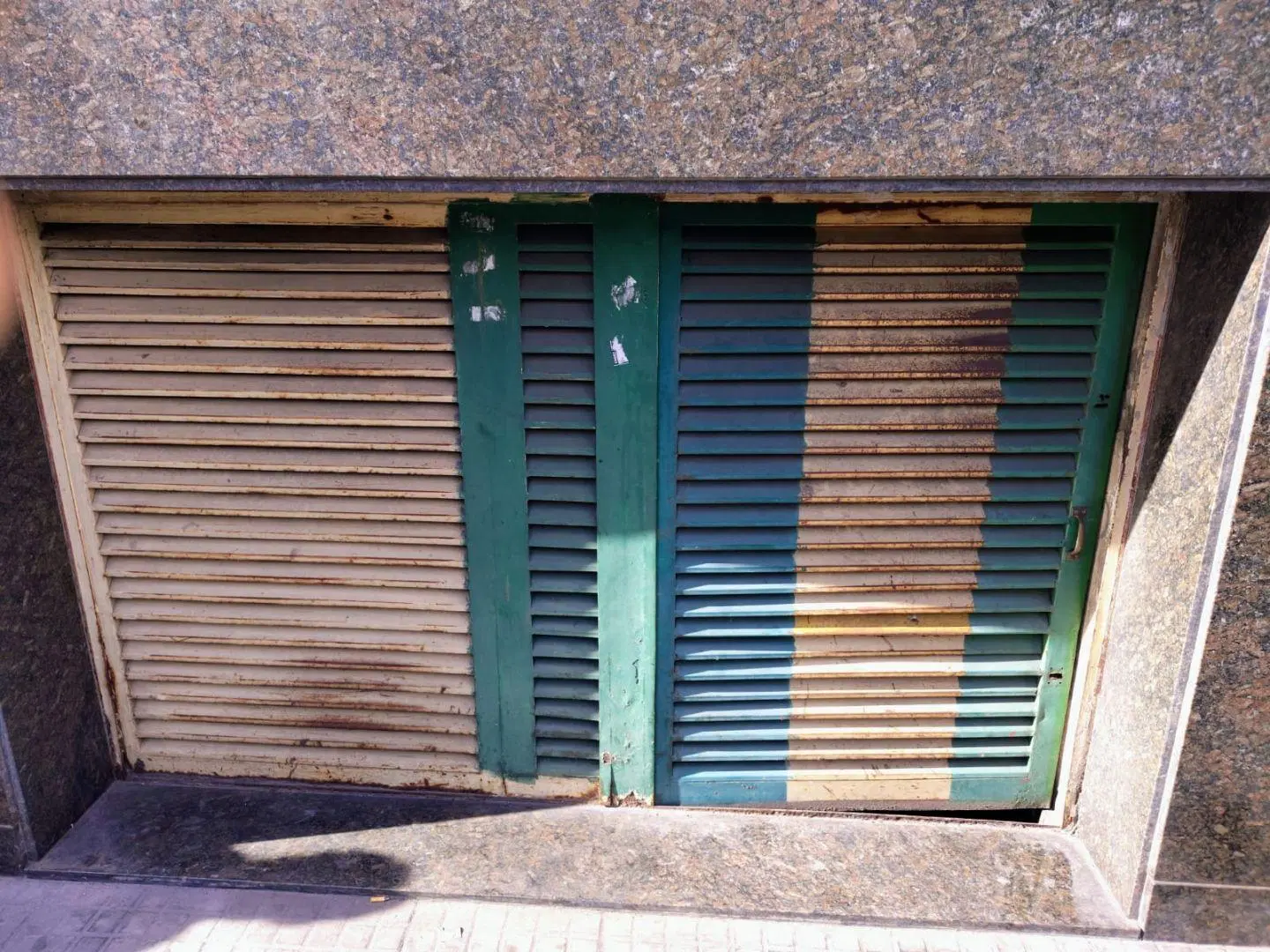 Monserrat Venta local  u oficina en subsuelo  con baño, 108 metros.. 4