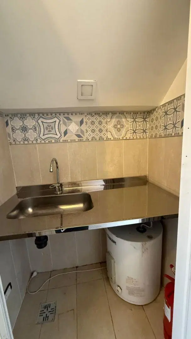 VILLA PUEYRREDON VENTA LOCAL EN ESQUINA . 4