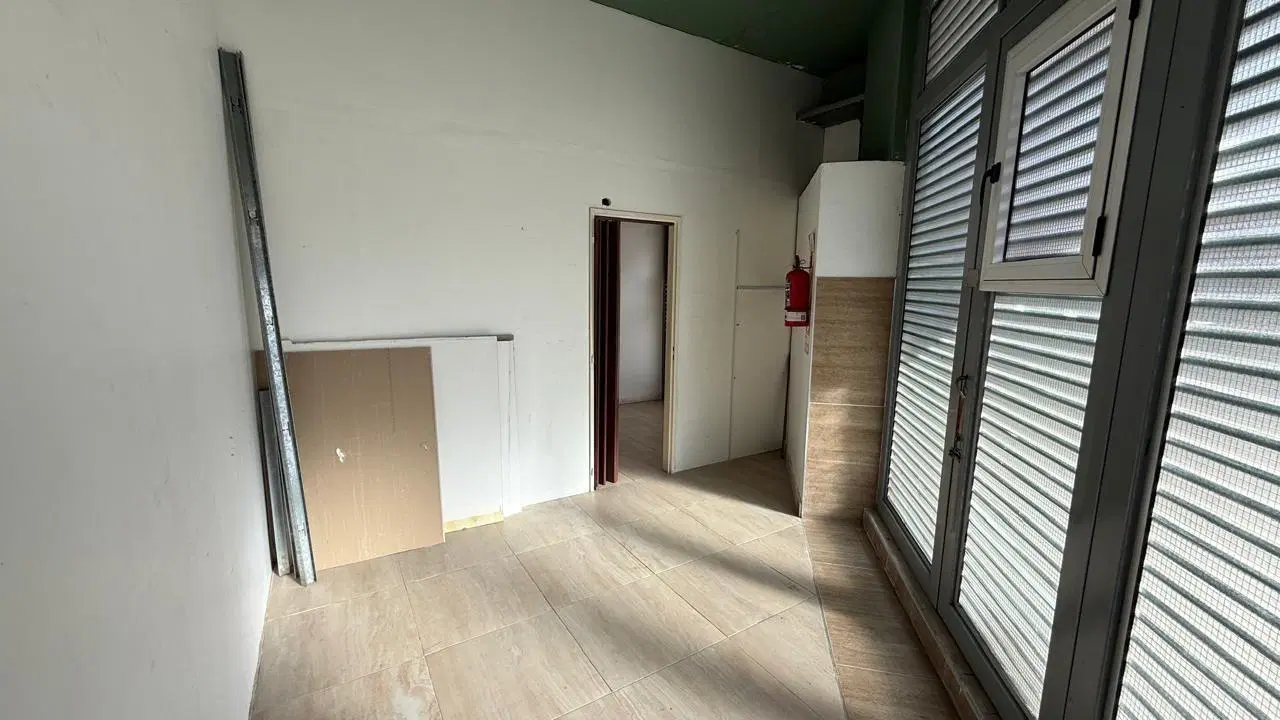 VILLA PUEYRREDON VENTA LOCAL EN ESQUINA . 3