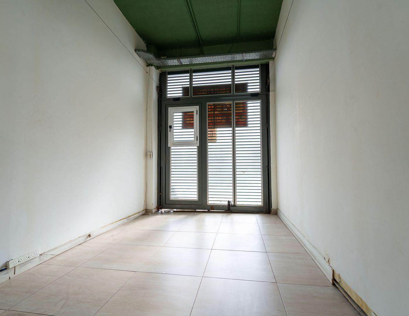 Foto de VILLA PUEYRREDON VENTA LOCAL CON BAÑO., imagen 2