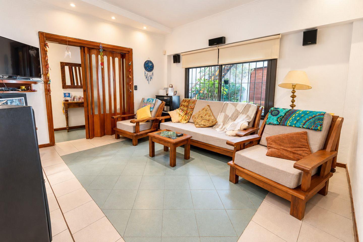 Foto de VILA DEL PARQUE VENTA CASA 5 AMBIENTES COCHERA PATIO Y QUINCHO, imagen 3