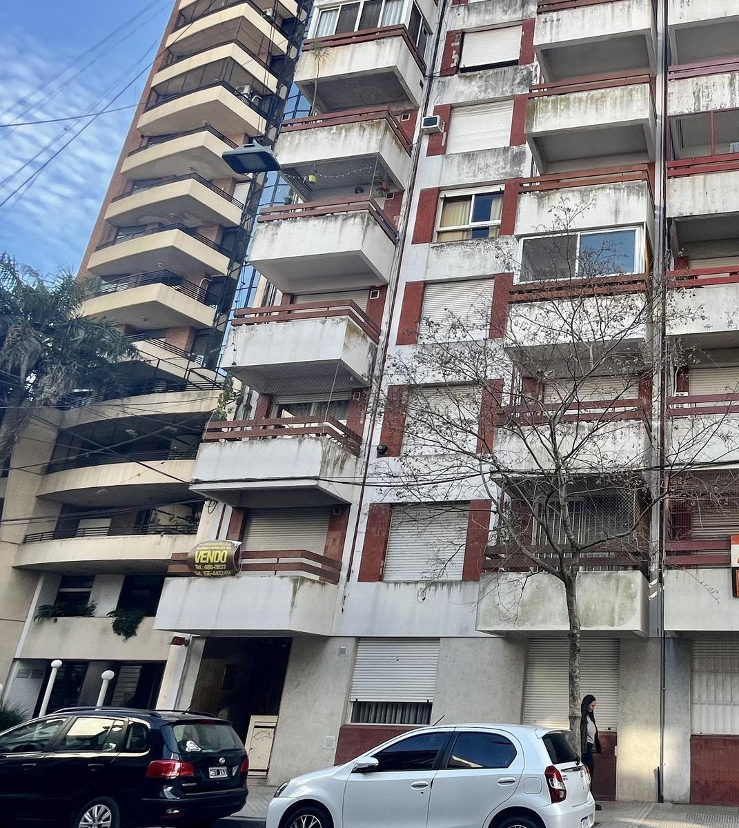 Departamento de dos dormitorios en excelente estado.
