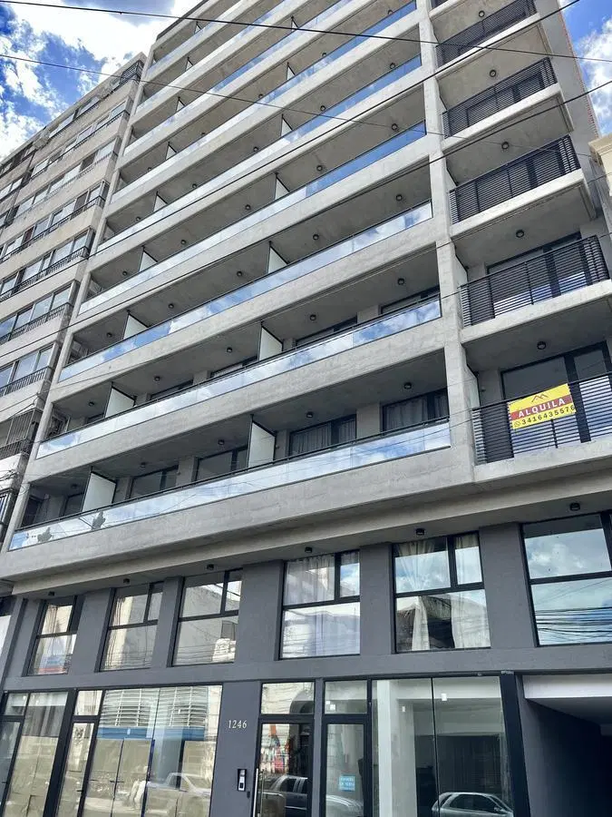 Departamento de 1 dormitorio con cochera en Zona Centro 2