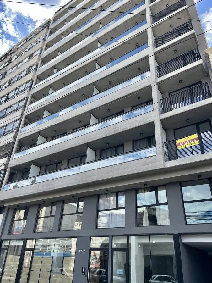 Departamento de 1 dormitorio con cochera en Zona Centro 4