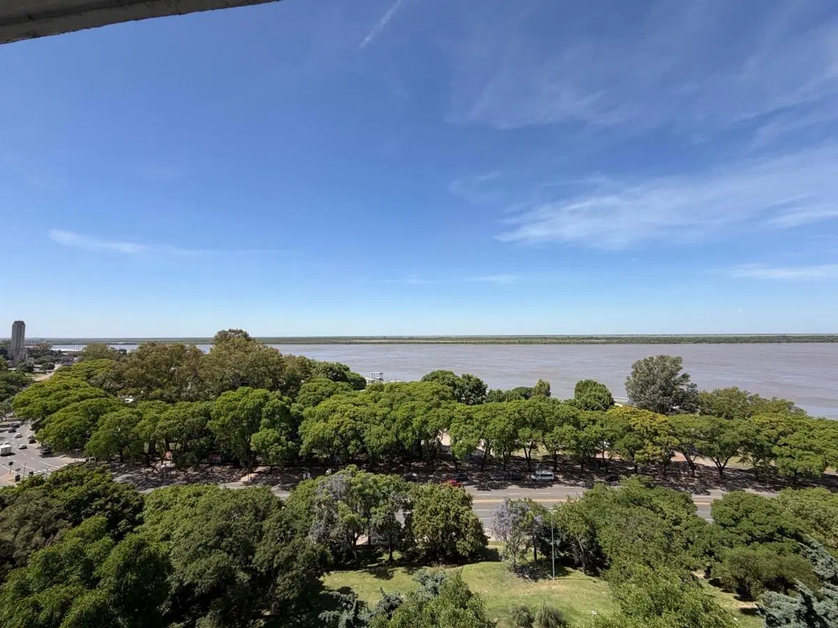 Departamento de 3 dormitorios con vista franca al río 8