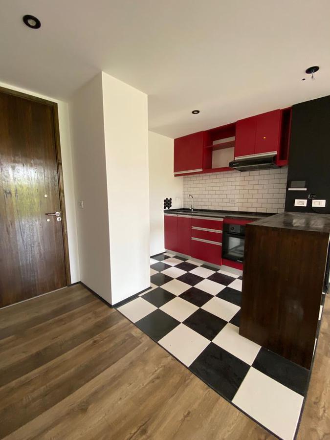 Foto de VENTA DEPARTAMENTO CON COCHERA EN MORENO - DUPLEX 3 AMBIENTES, imagen 2