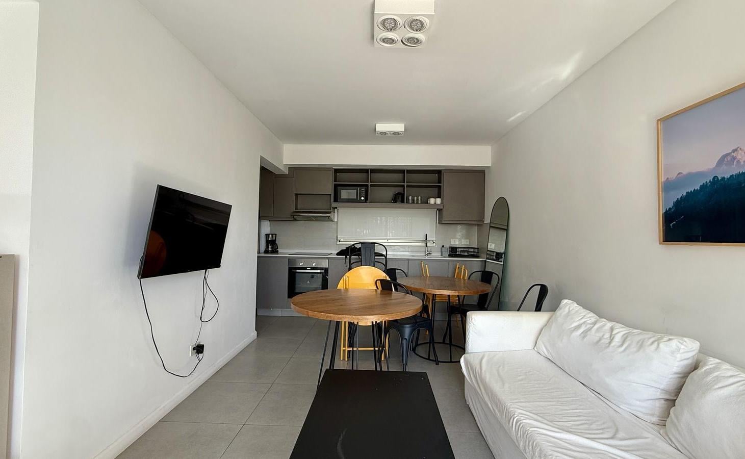 Foto de VENTA DEPARTAMENTO CON COCHERA BELGRANO 2 AMBIENTES - PISO 6, imagen 1
